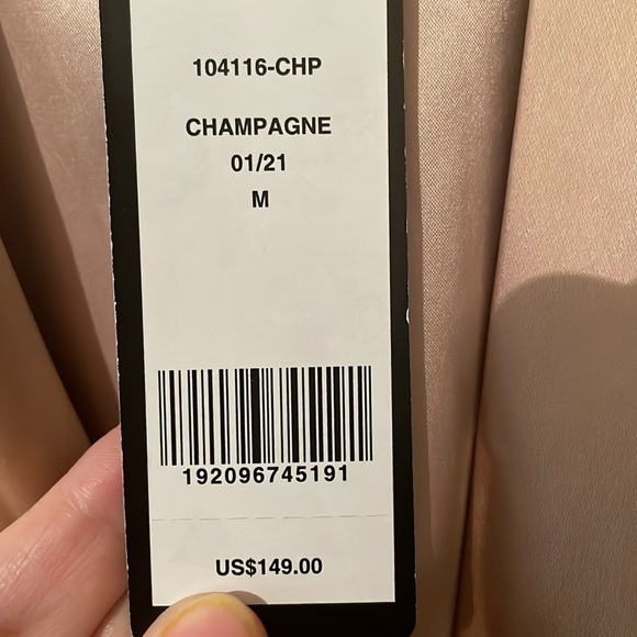 Champagne satin blazer dress - Picture 9 of 9